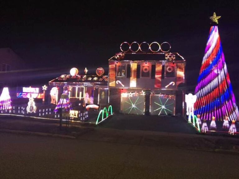 Photo 3 of Colonial Drive Lights