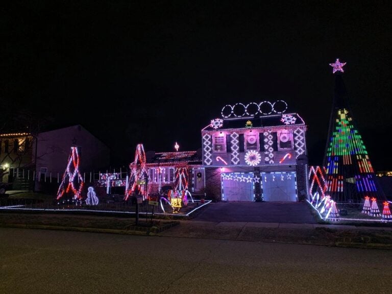 Photo 2 of Colonial Drive Lights
