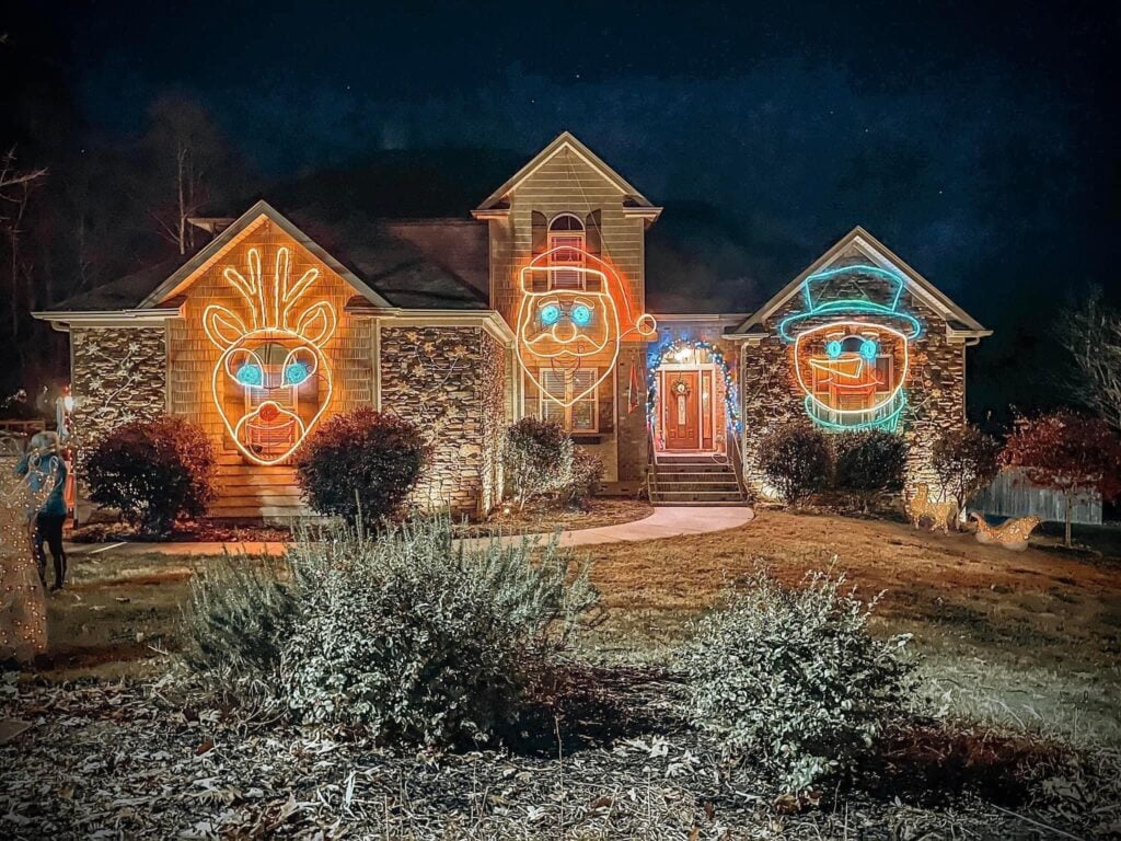 Photo 3 of Curiazza Holiday Lights