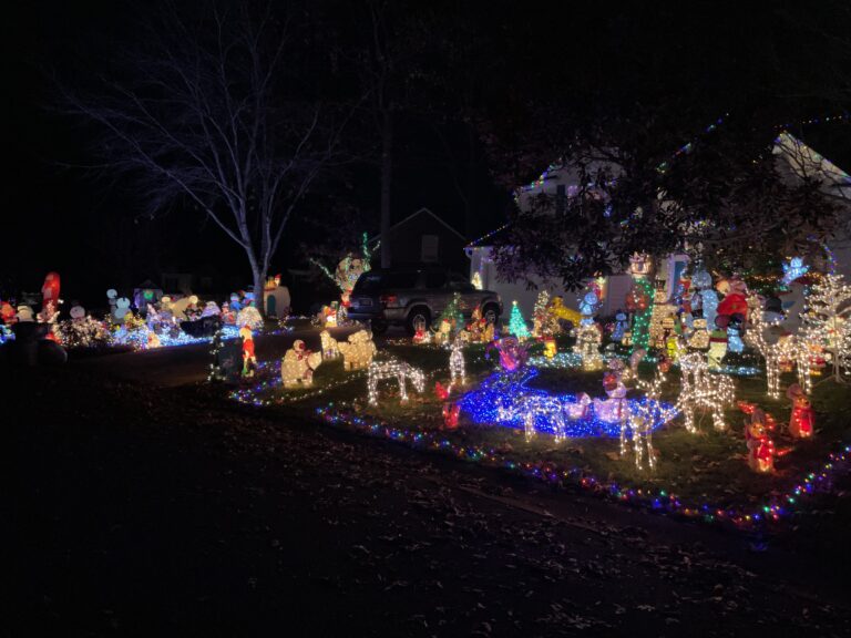 Photo 4 of Jones Family Holiday Light Display
