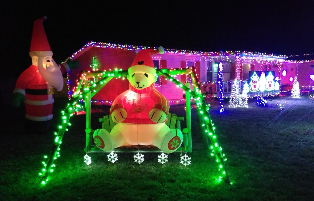 Photo 2 of Dobbs Festival of Lights In Memory of Bradley Michael Dobbs 6/22/1995-12/25/1995