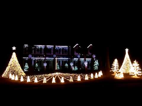 Stille Nacht and Linus reading the Christmas Story