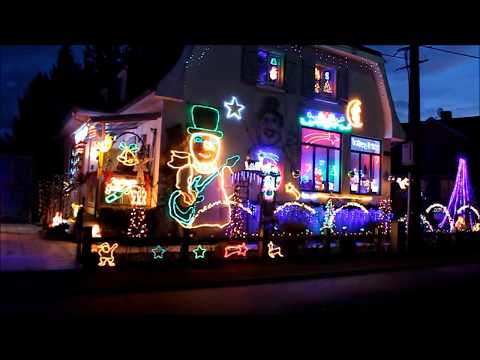 Singing Snowman AC/DC Thunderstruck 2017