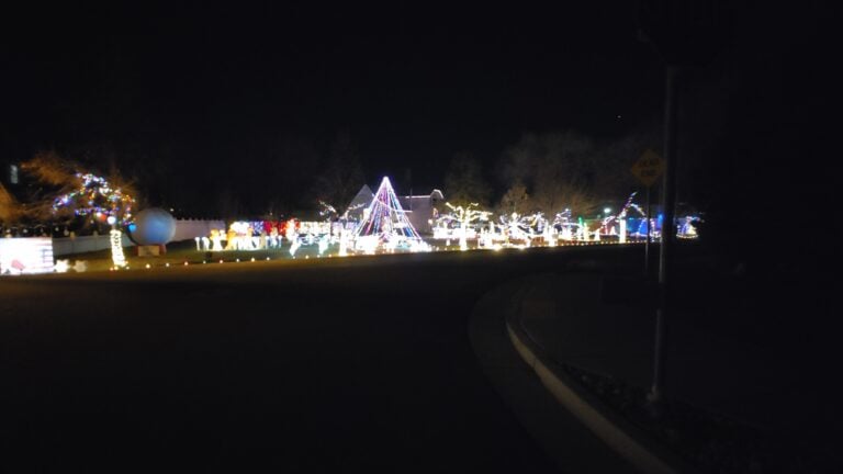 Photo 1 of Silcox Christmas Light Show
