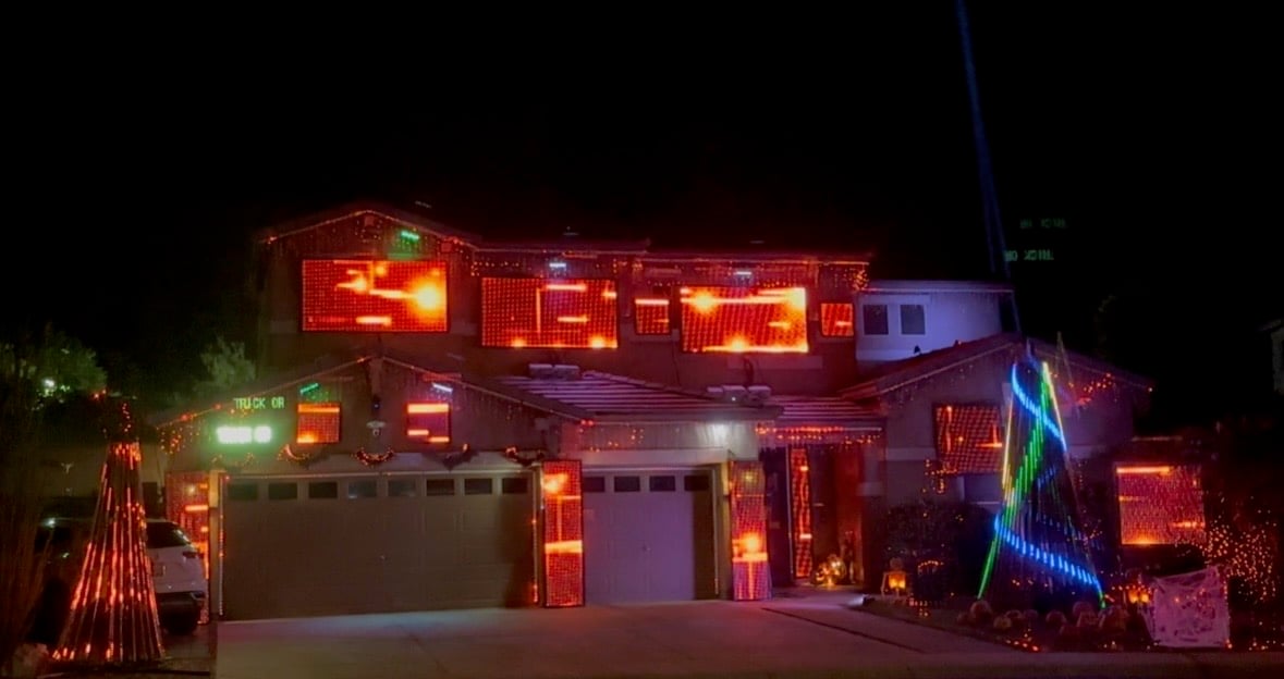 House Holiday Pic Light