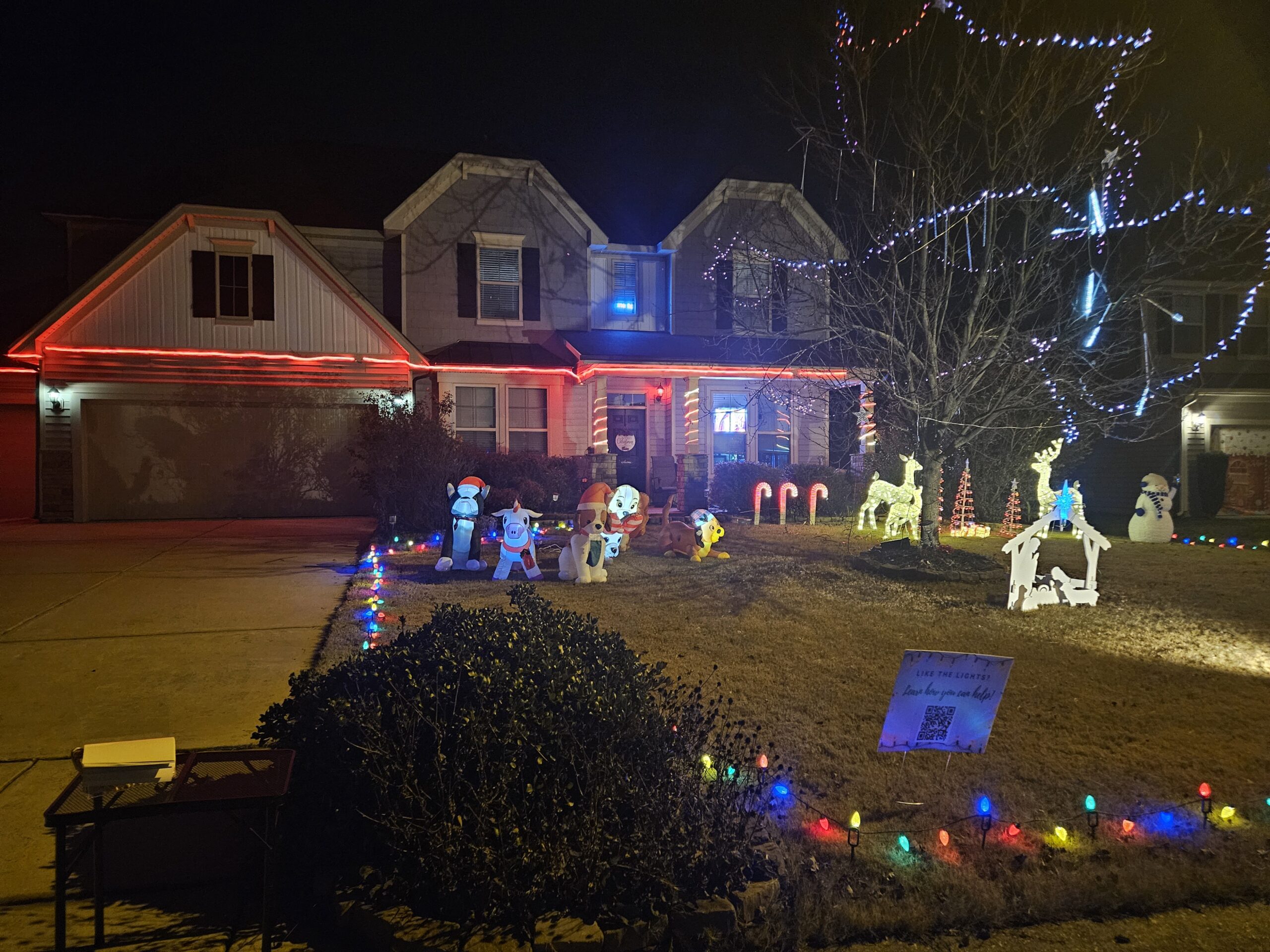 2025 12 4 Christmas Light Show scaled